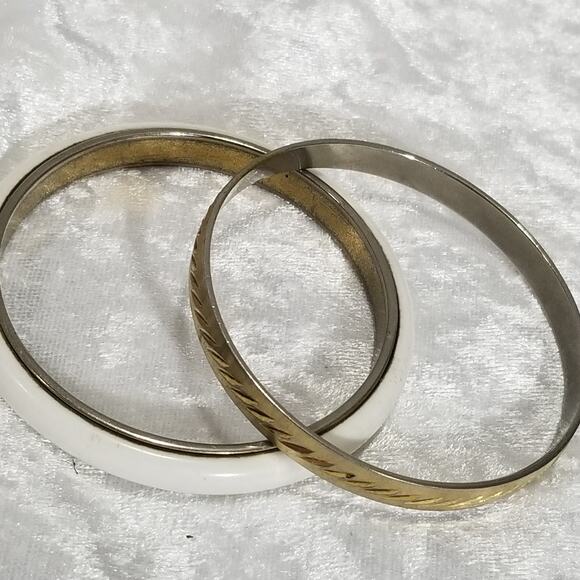 Two Monet gold tone bangle bracelets 2 1/2"-2 5/8"  1.1982 - Picture 12 of 12
